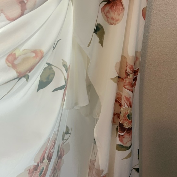 Floral Flowy Romper - Picture 4 of 6